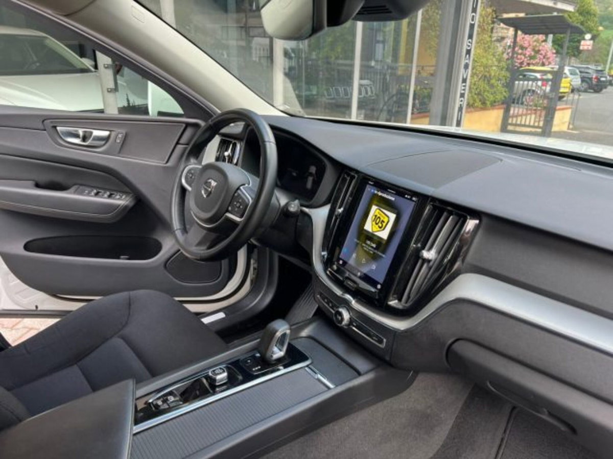 Volvo XC60 B4 automatico Core (9)
