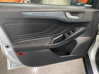 Ford Focus Station Wagon 1.0 EcoBoost Hybrid 125 CV SW Active (12)