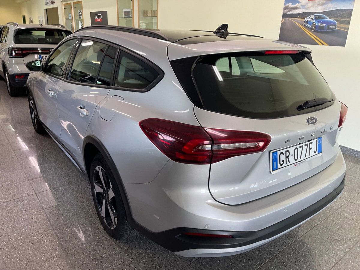 Ford Focus Station Wagon 1.0 EcoBoost Hybrid 125 CV SW Active (7)
