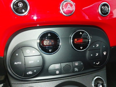 Fiat 500 1.0 Hybrid Red (17)