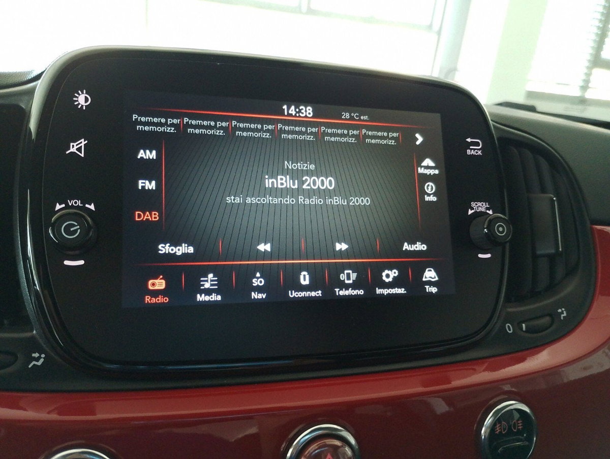 Fiat 500 1.0 Hybrid Red (18)