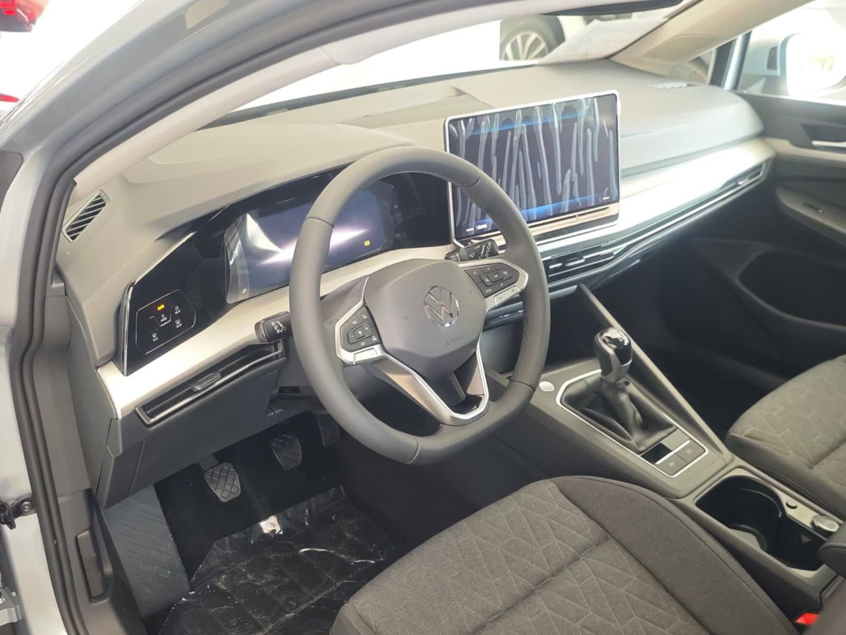 Volkswagen Golf 2.0 TDI SCR Life (5)