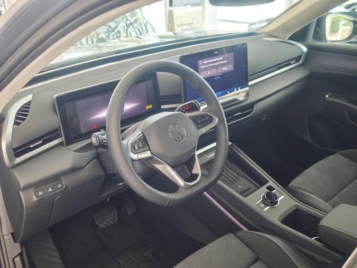 Volkswagen T-Roc 1.5 etsi Style 115cv dsg (9)