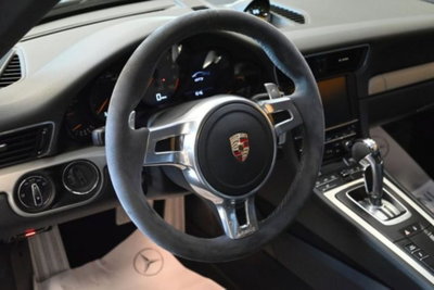 Porsche 911 Coupé 3.8 GT3 (13)