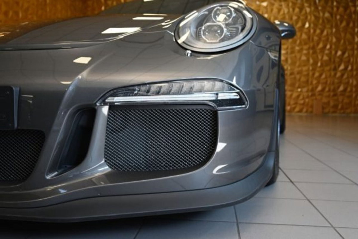 Porsche 911 Coupé 3.8 GT3 (16)