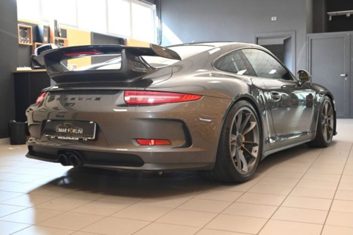 Porsche 911 Coupé 3.8 GT3 (4)