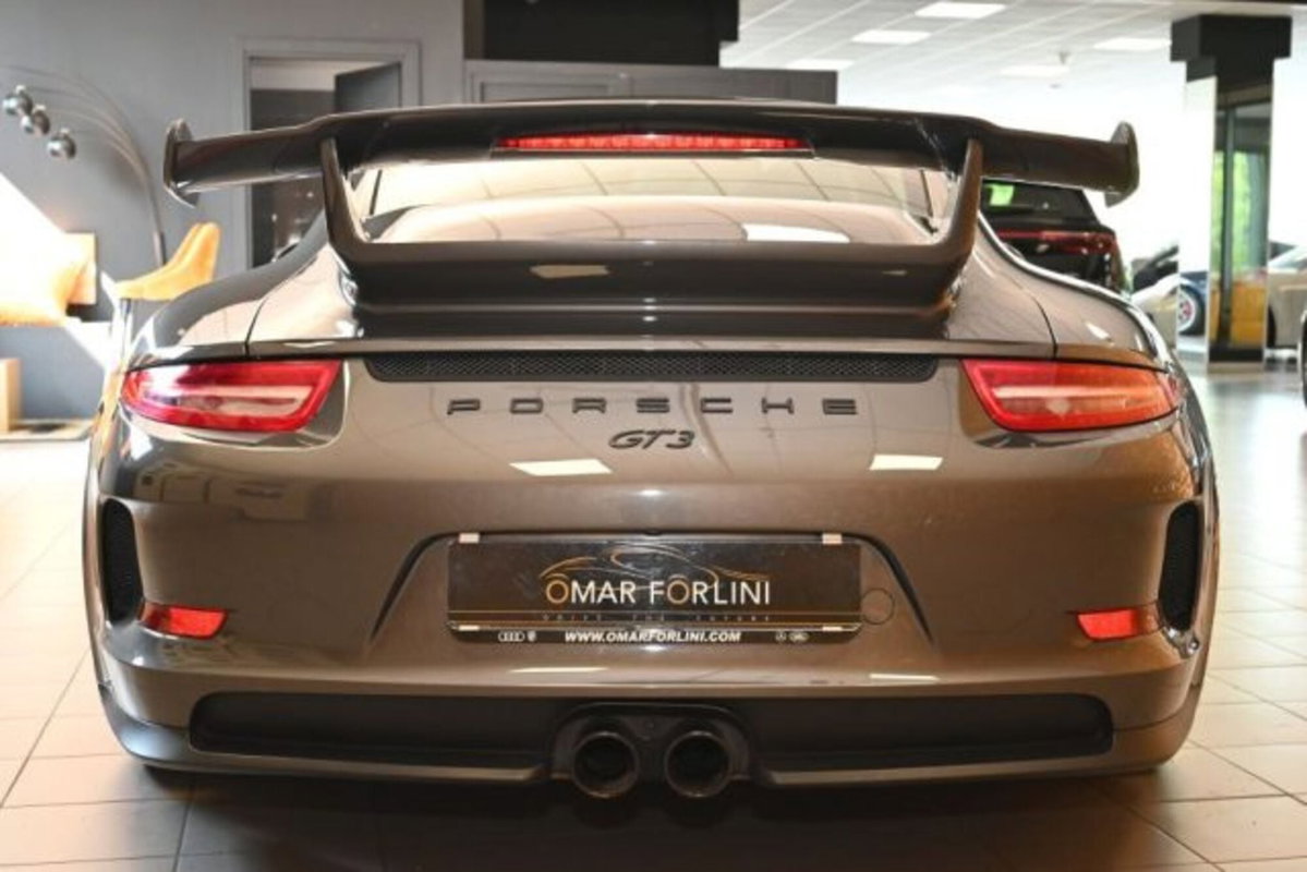 Porsche 911 Coupé 3.8 GT3 (6)