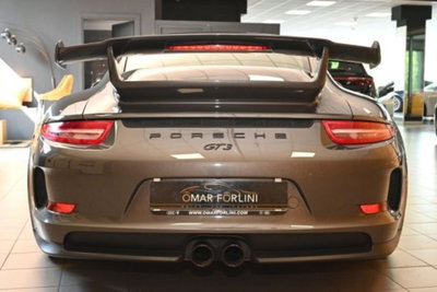 Porsche 911 Coupé 3.8 GT3 (6)