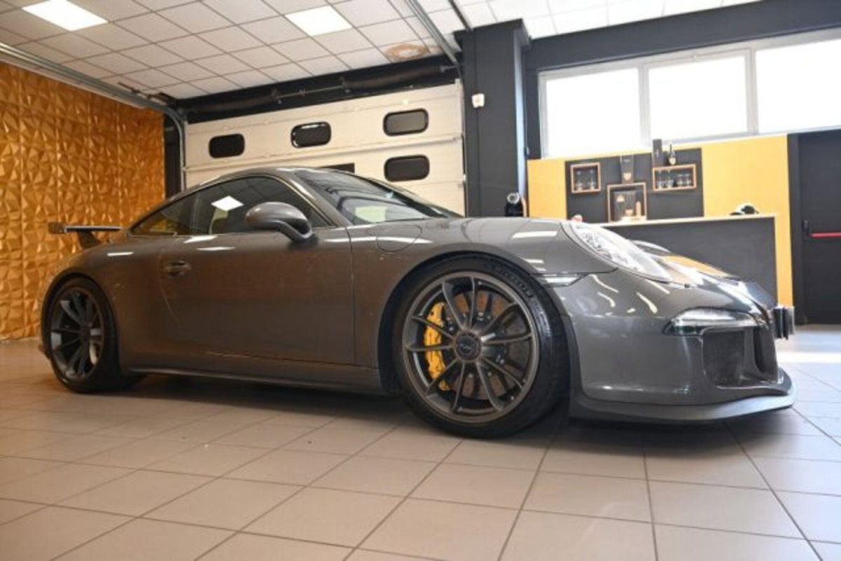 Porsche 911 Coupé 3.8 GT3 (7)
