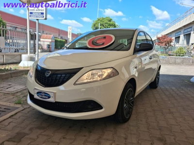 Lancia Ypsilon 1.0 FireFly 5 porte S&S Hybrid Ecochic Silver (4)