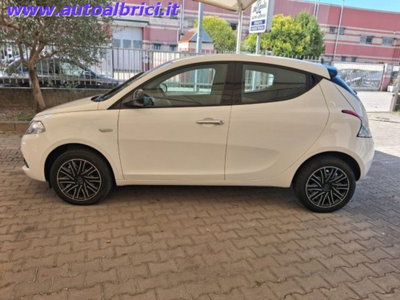 Lancia Ypsilon 1.0 FireFly 5 porte S&S Hybrid Ecochic Silver (5)