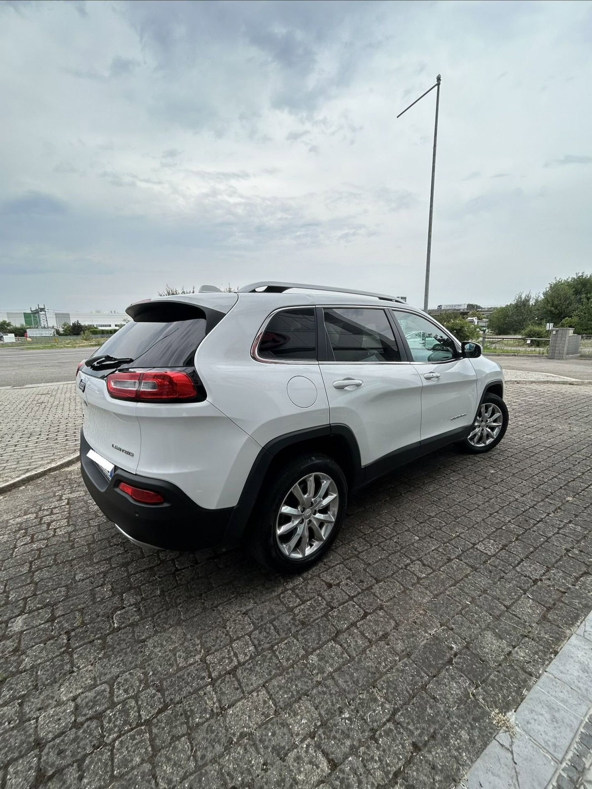 Jeep Cherokee 2.2 Mjt II 4WD Active Drive I Limited (3)