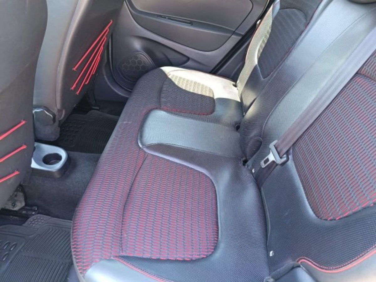 Renault Captur 1.5 dCi 8V 90 CV EDC Project Runway (11)