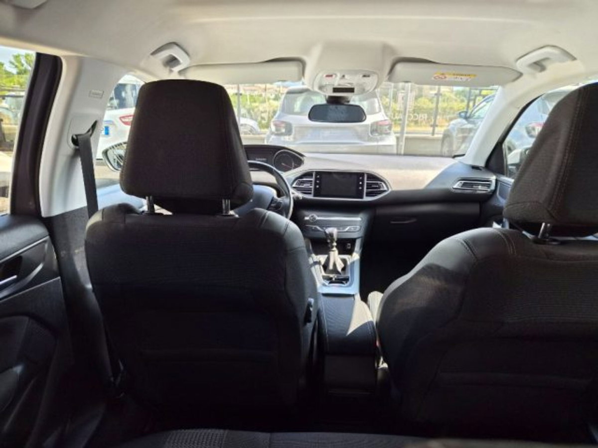 Peugeot 308 PureTech Turbo 130 S&S Allure Pack (9)
