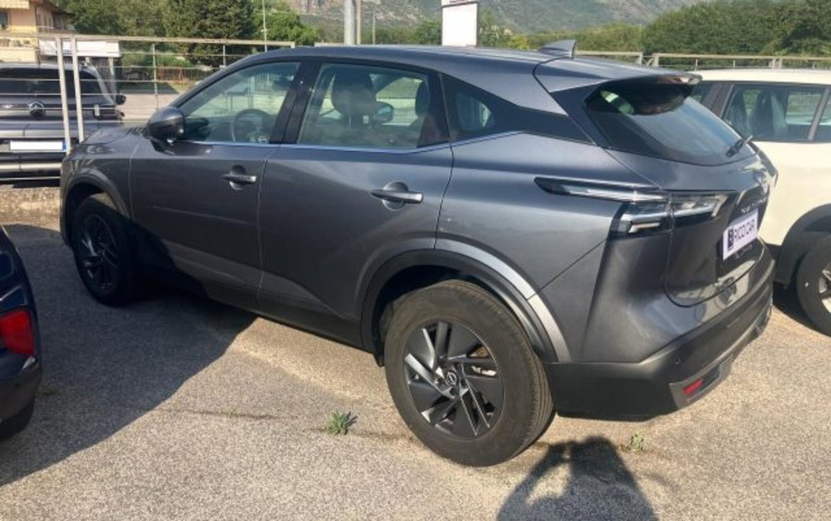 Nissan Qashqai 1.3 mhev Acenta 2wd 140cv (3)