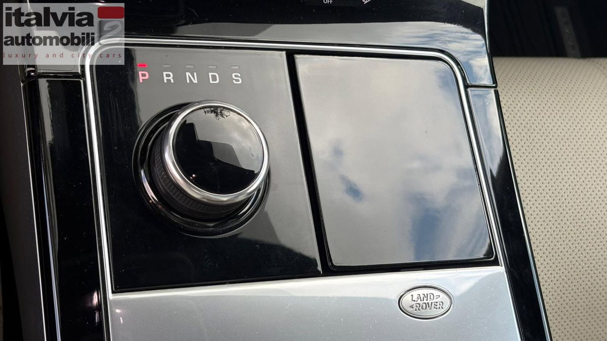 Land Rover Range Rover Velar 2.0D I4 240 CV R-Dynamic HSE (20)