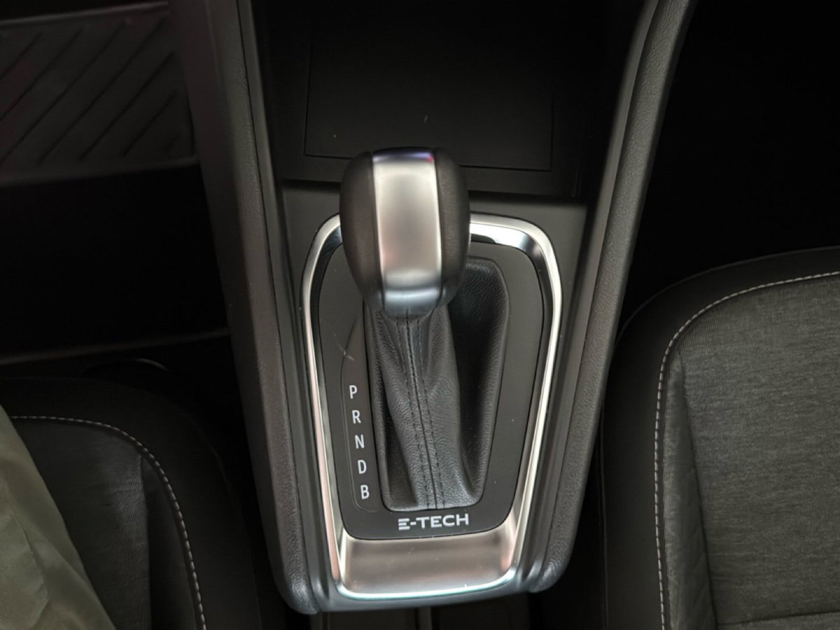 Renault Captur Full Hybrid E-Tech 145 CV Evolution (15)