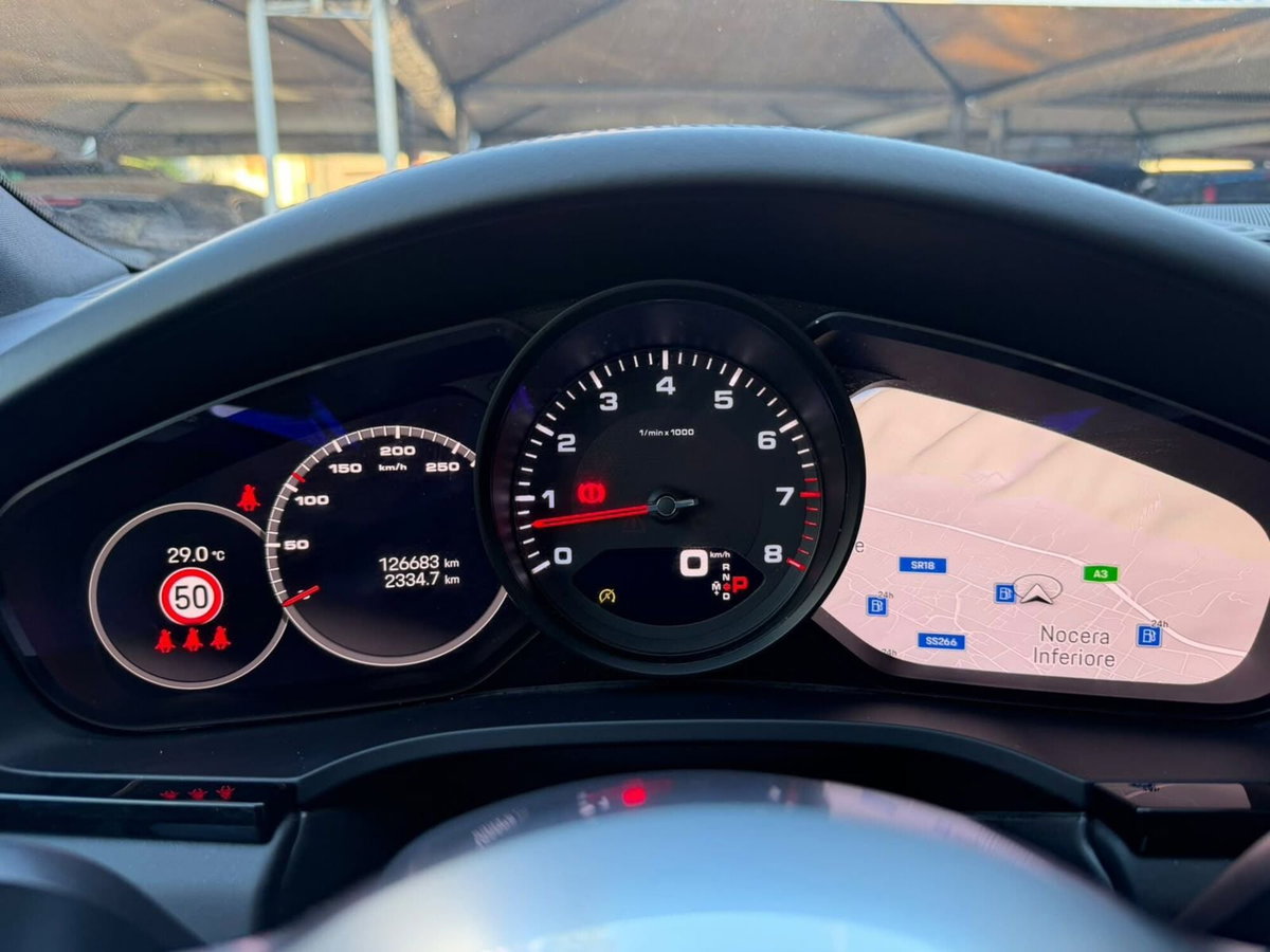 Porsche Cayenne 3.0 V6 Platinum Edition (14)