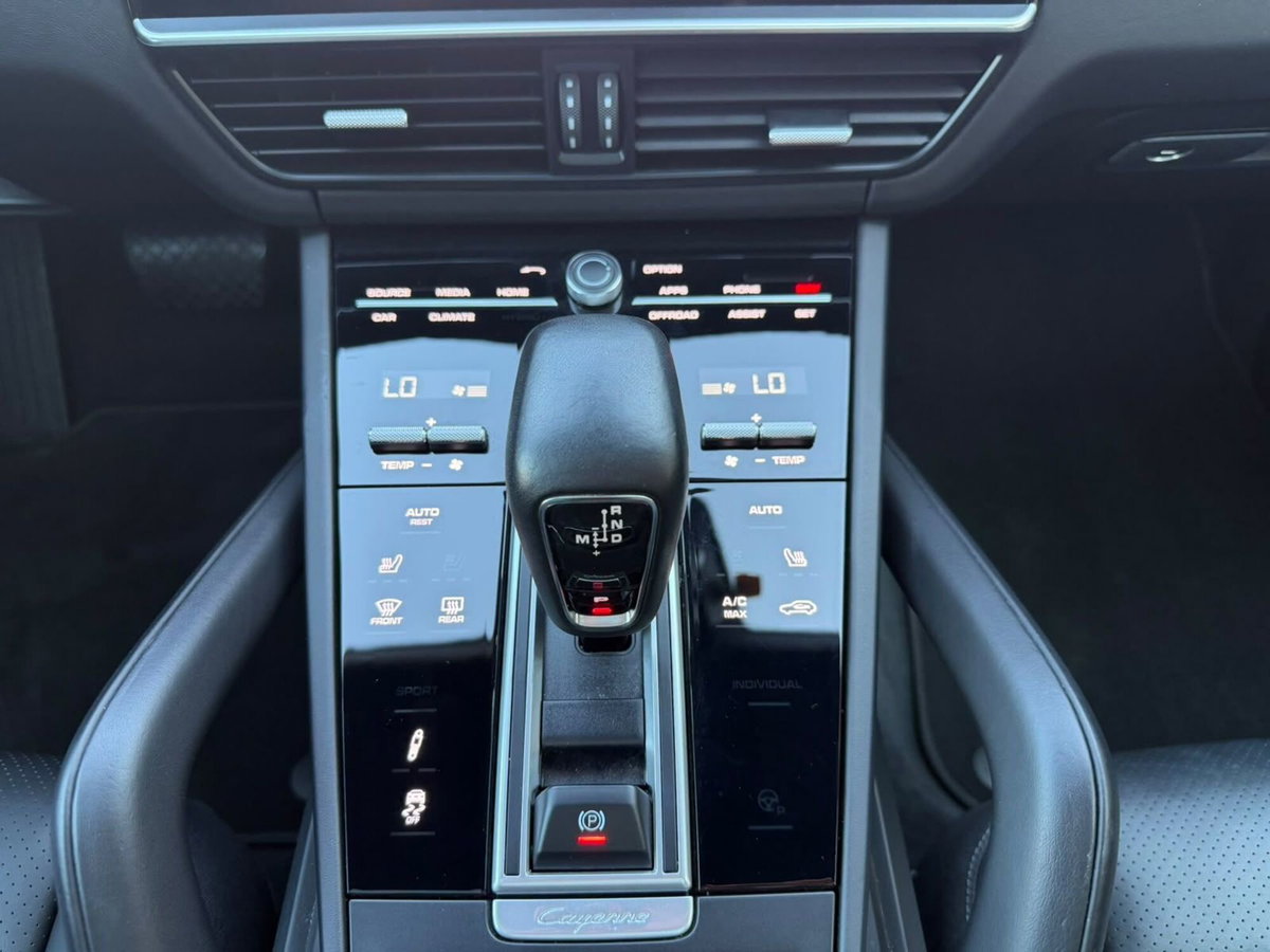 Porsche Cayenne 3.0 V6 Platinum Edition (18)