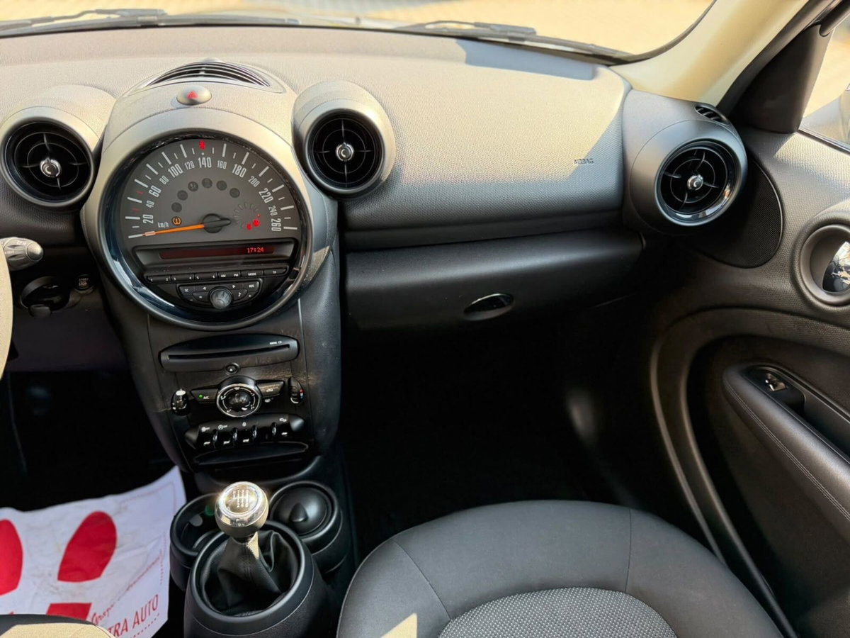MINI Mini Countryman 1.6 Cooper D Business Countryman (17)