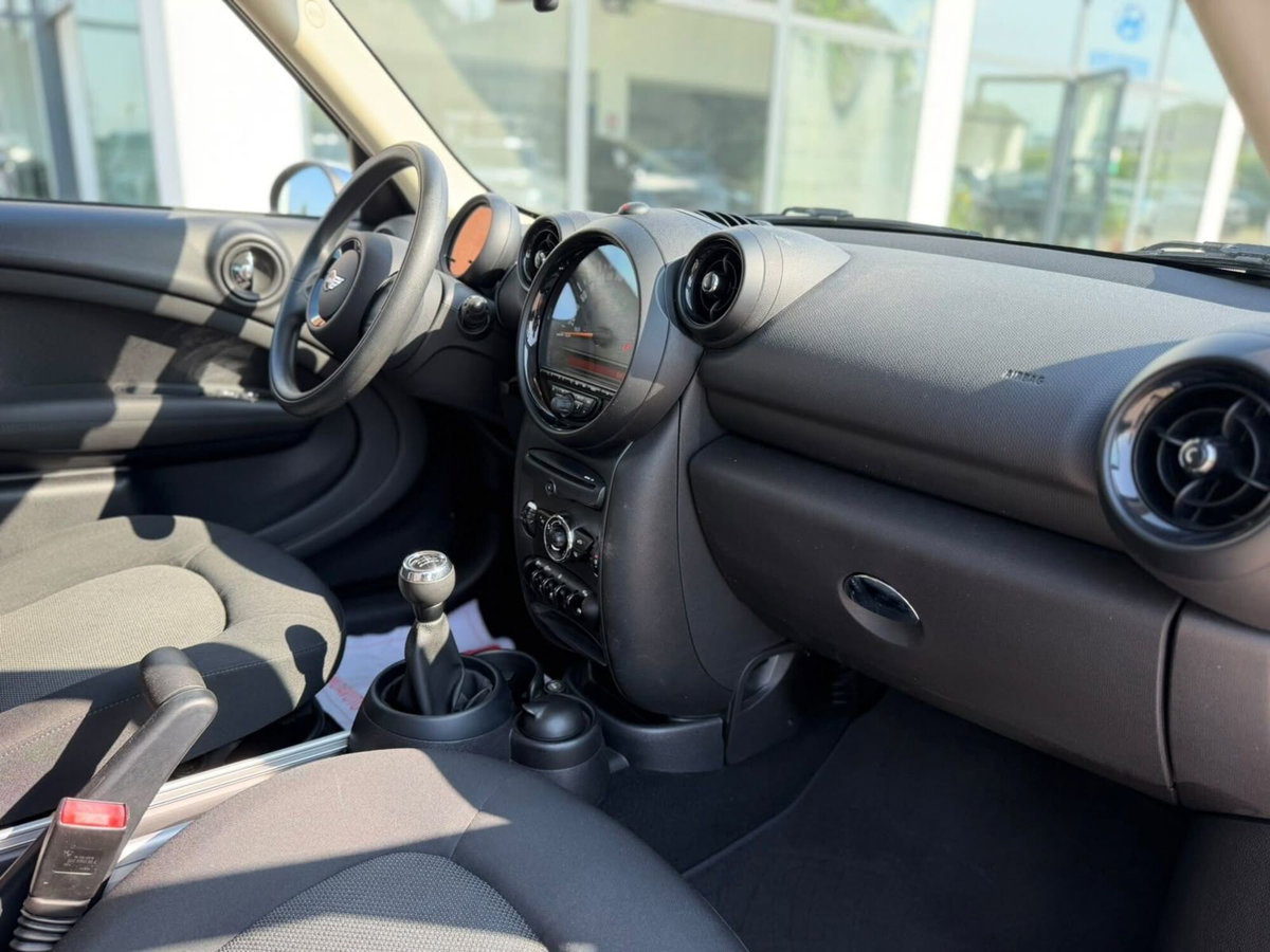 MINI Mini Countryman 1.6 Cooper D Business Countryman (20)