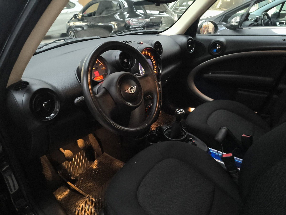 MINI Mini Countryman 1.6 Cooper D Countryman (10)