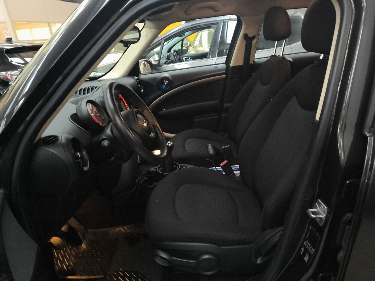 MINI Mini Countryman 1.6 Cooper D Countryman (9)