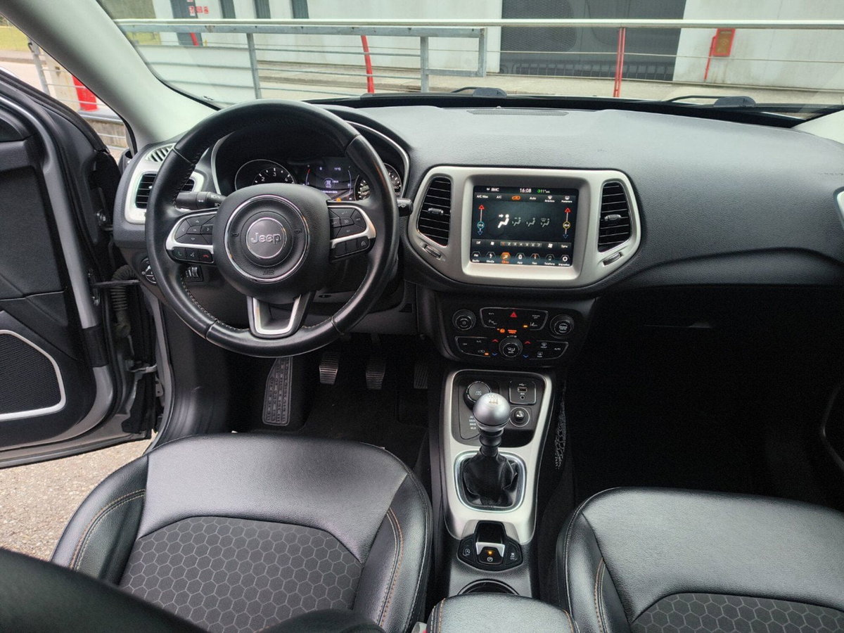 Jeep Compass 2.0 Multijet II 4WD Limited (13)