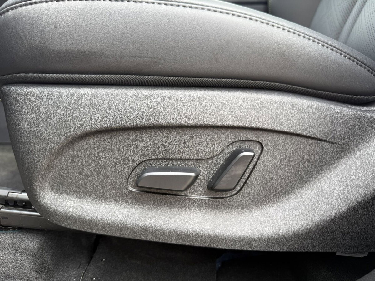 Byd Atto 2 DM-i 1.5 phev Boost 212cv (10)