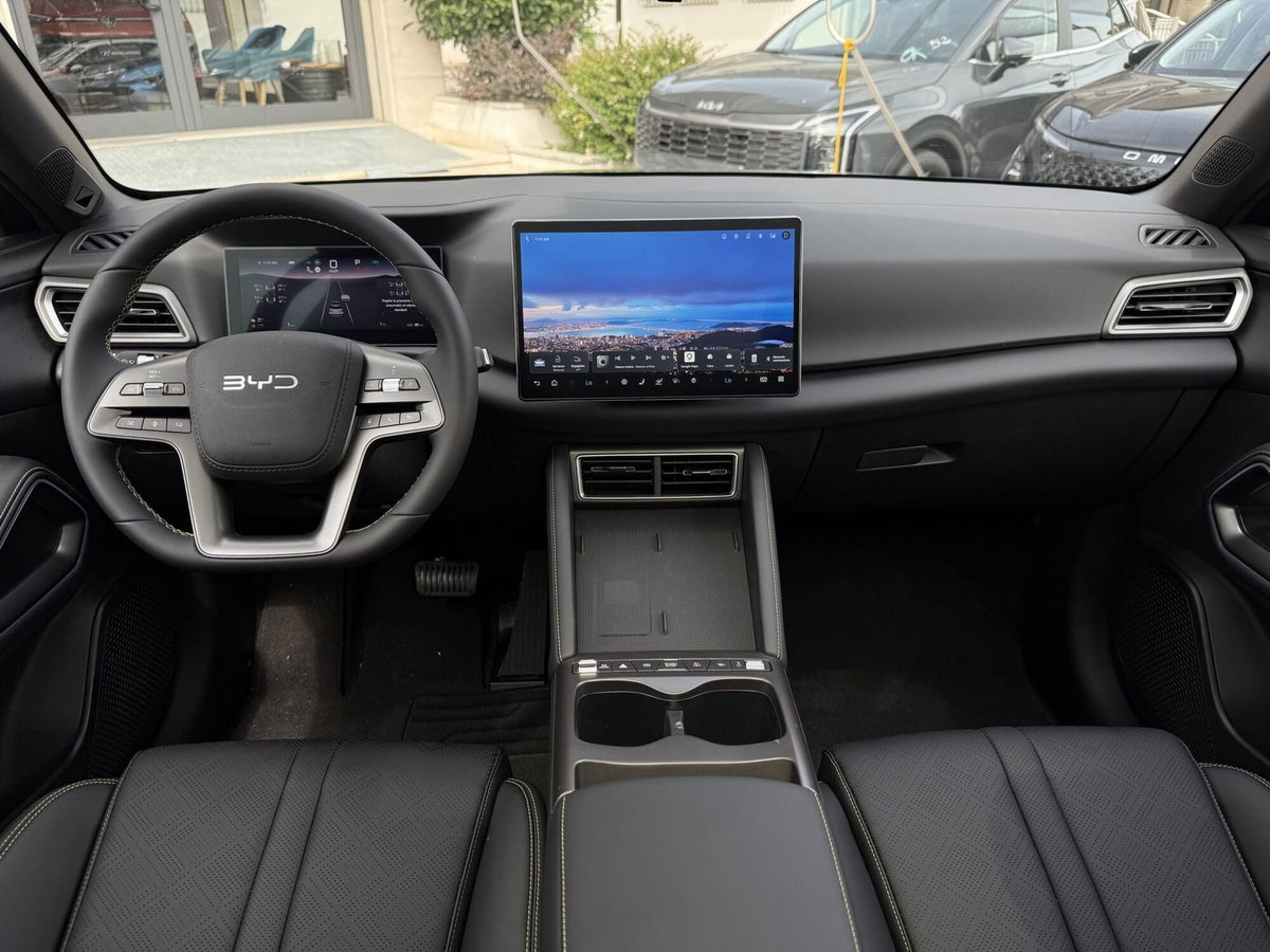 Byd Atto 2 DM-i 1.5 phev Boost 212cv (11)