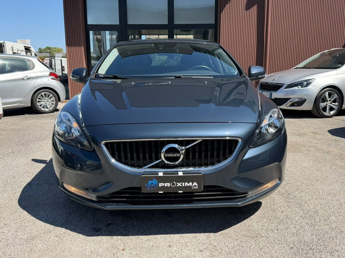 Volvo V40 D2 Geartronic R-design (3)