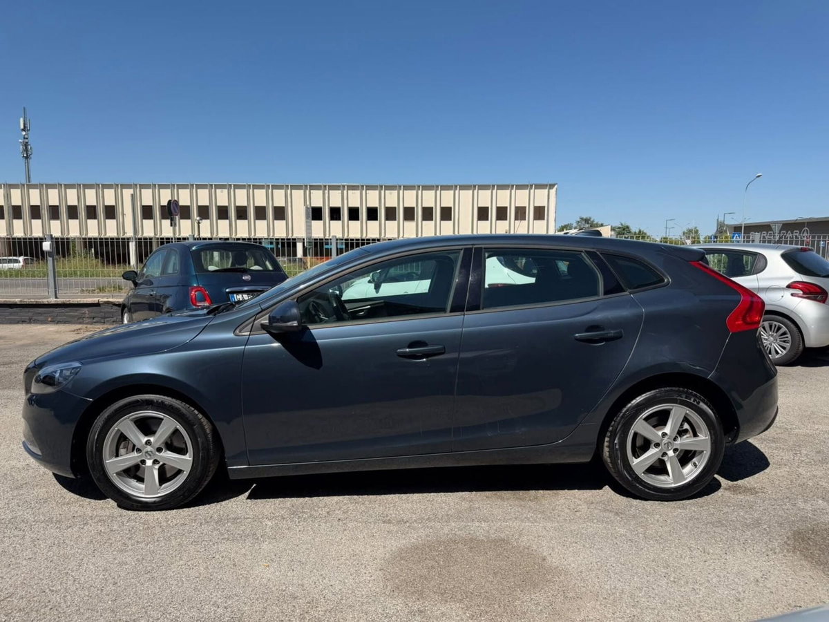 Volvo V40 D2 Geartronic R-design (5)