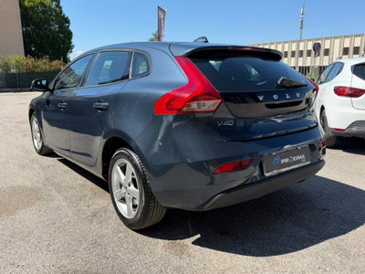 Volvo V40 D2 Geartronic R-design (8)