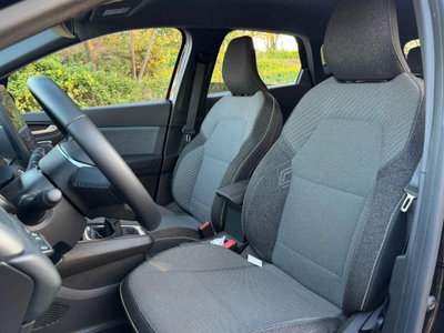 Renault Captur 1.0 tce Techno 90cv (9)