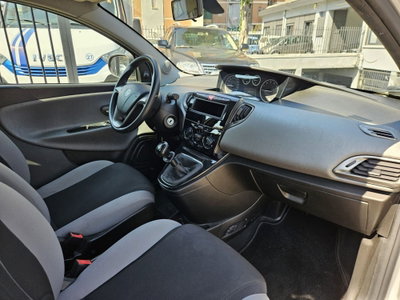 Lancia Ypsilon 1.2 69 CV 5 porte Silver (10)