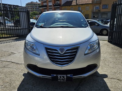 Lancia Ypsilon 1.2 69 CV 5 porte Silver (2)
