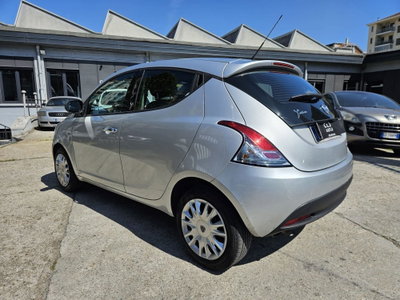Lancia Ypsilon 1.2 69 CV 5 porte Silver (5)