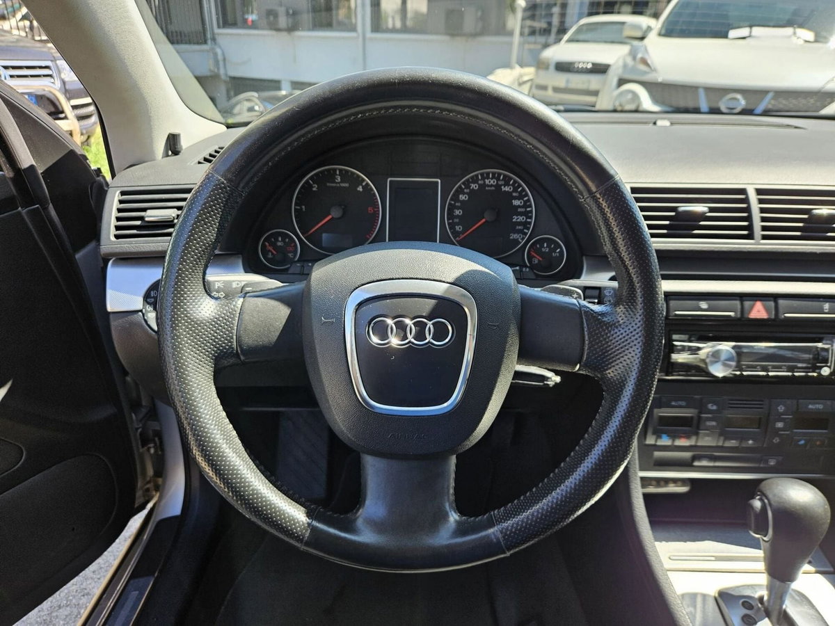 Audi A4 Avant 2.0 16V TDI (13)