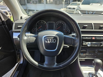 Audi A4 Avant 2.0 16V TDI (13)