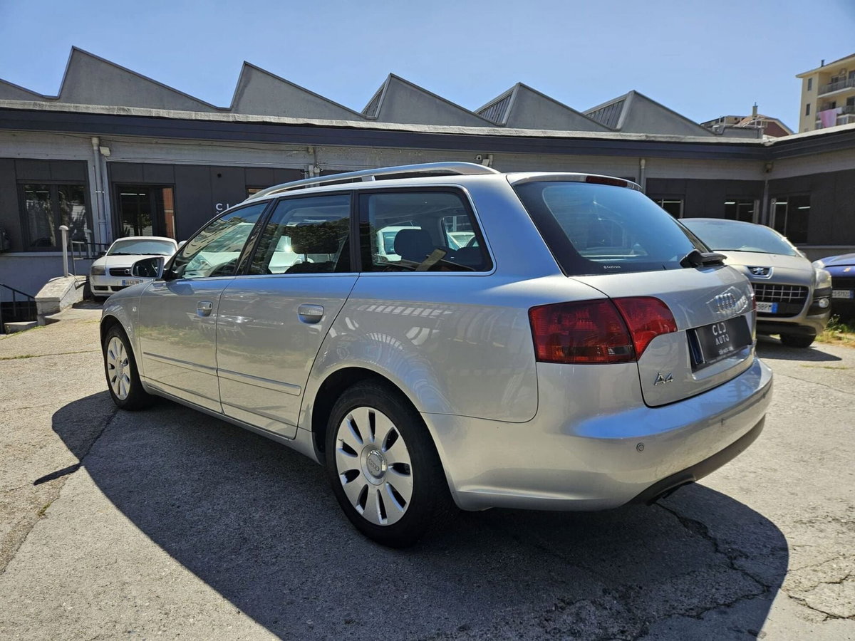 Audi A4 Avant 2.0 16V TDI (6)