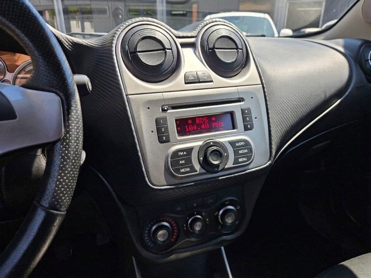 Alfa Romeo MiTo 1.4 T 120 CV GPL Distinctive (14)