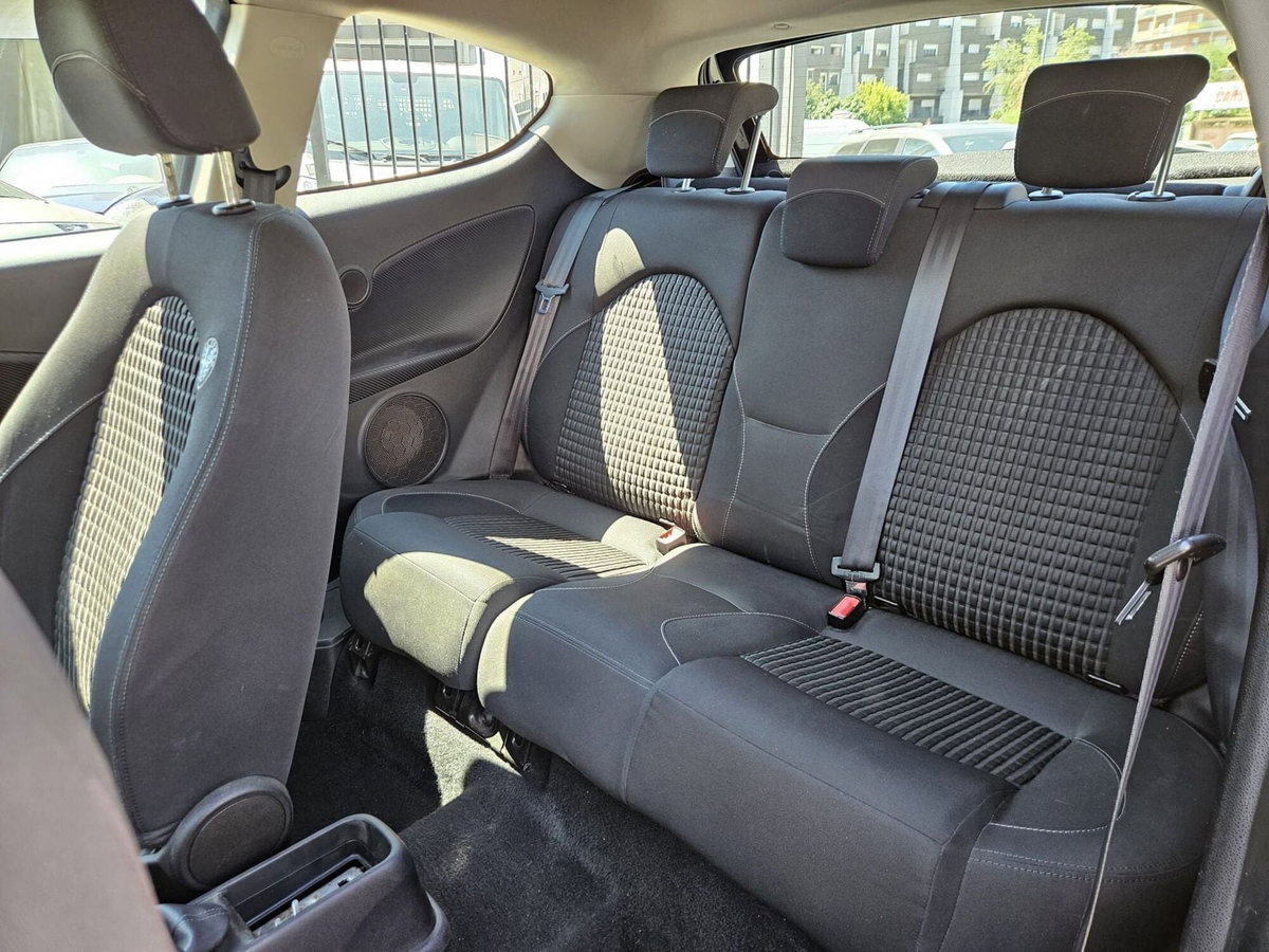 Alfa Romeo MiTo 1.4 T 120 CV GPL Distinctive (9)
