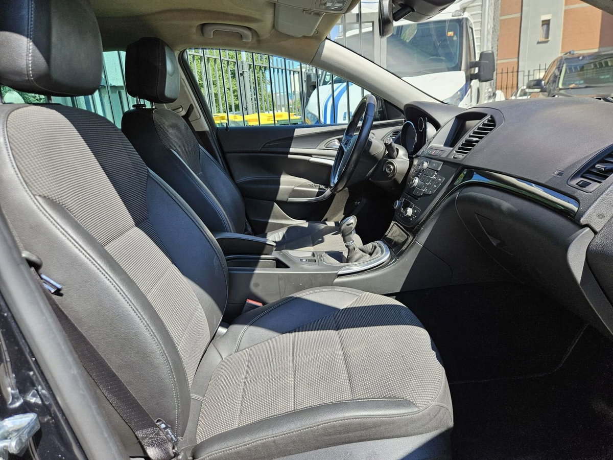 Opel Insignia Station Wagon CDTI 160CV ecoFLESports Cosmo (12)