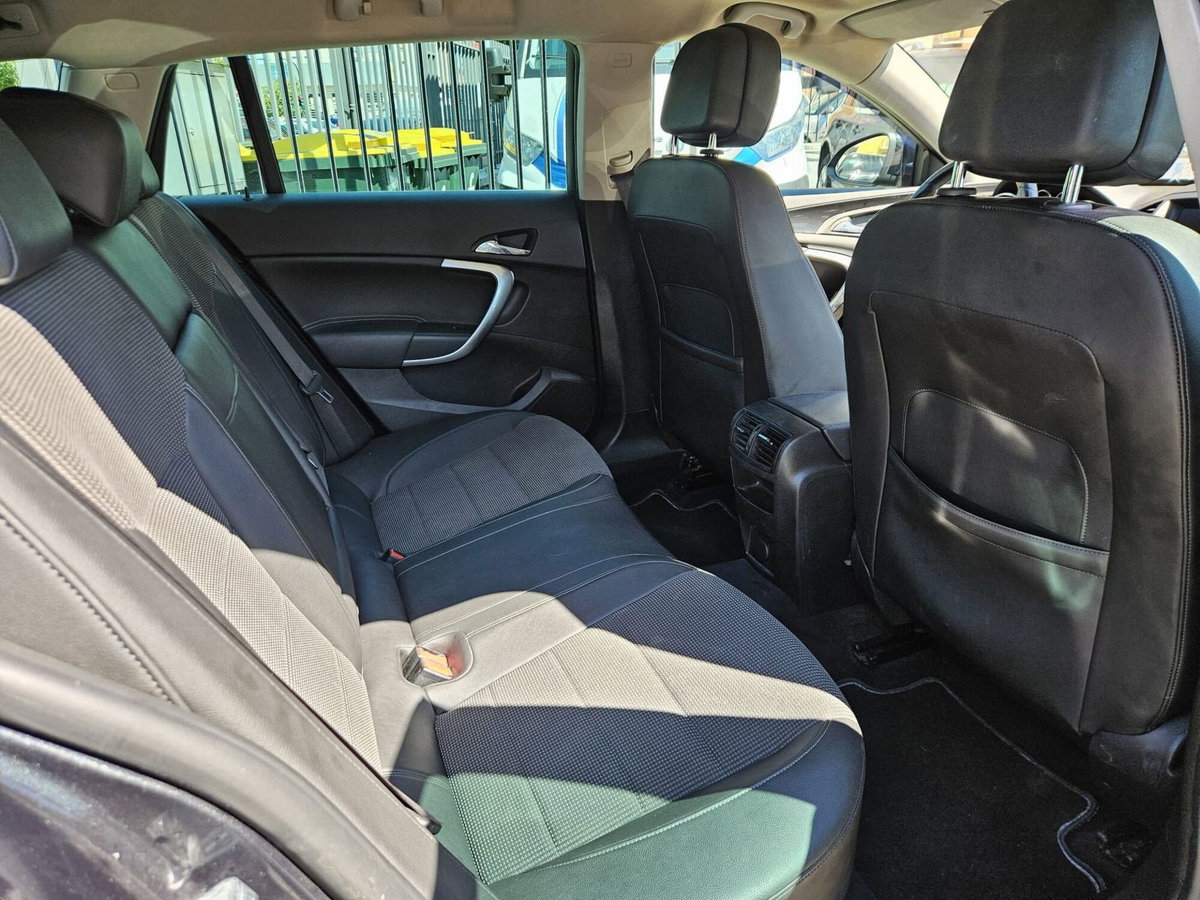 Opel Insignia Station Wagon CDTI 160CV ecoFLESports Cosmo (13)
