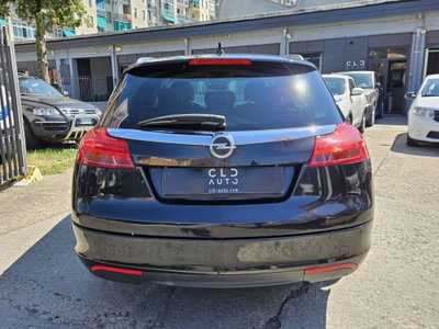 Opel Insignia Station Wagon CDTI 160CV ecoFLESports Cosmo (5)