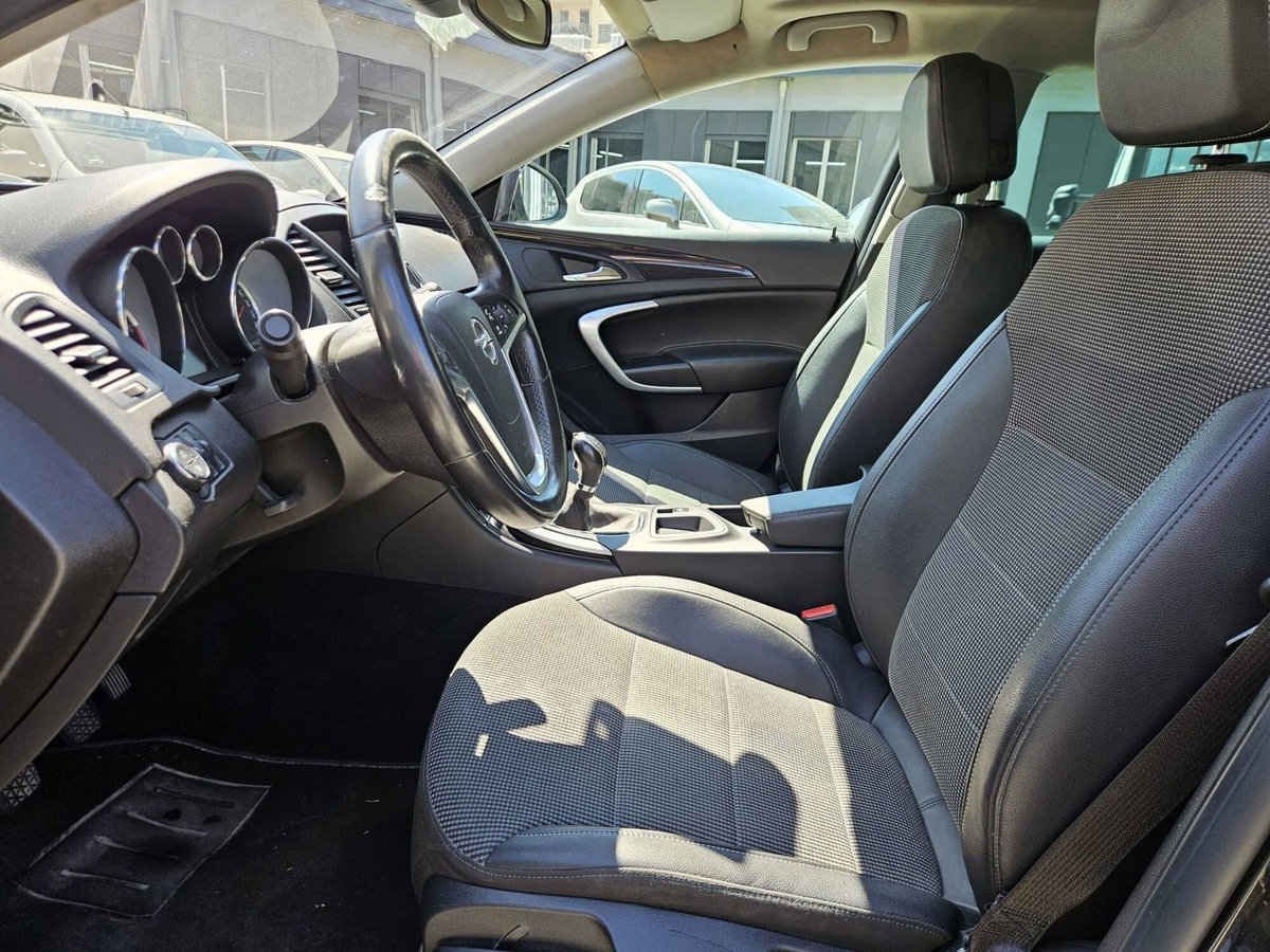Opel Insignia Station Wagon CDTI 160CV ecoFLESports Cosmo (8)