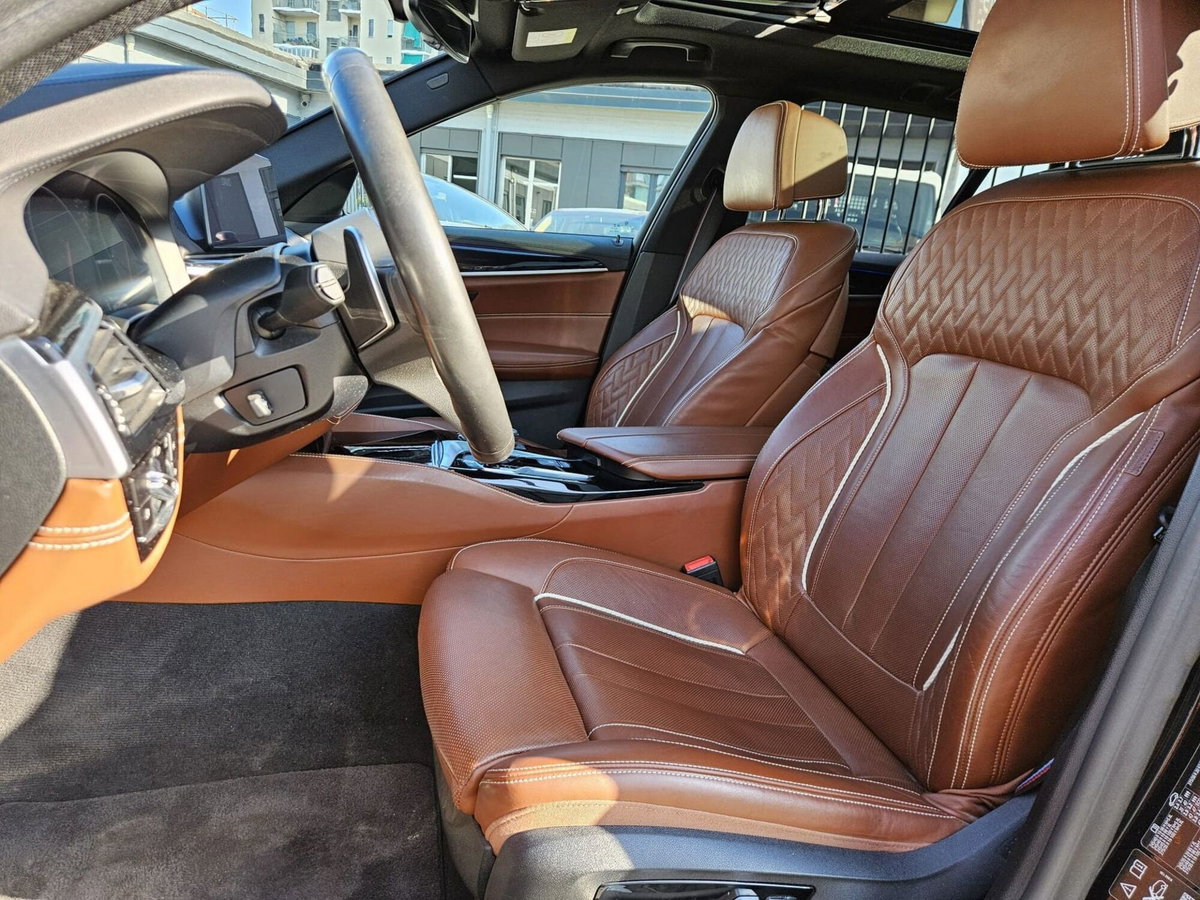 BMW Serie 5 Touring M550d xDrive (9)