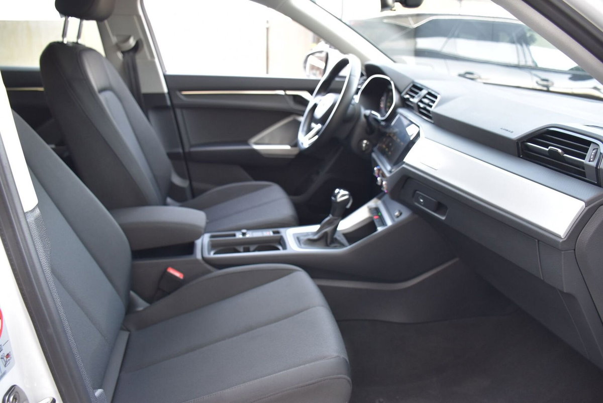 Audi Q3 Sportback 45 TFSI e S tronic Business Plus (19)