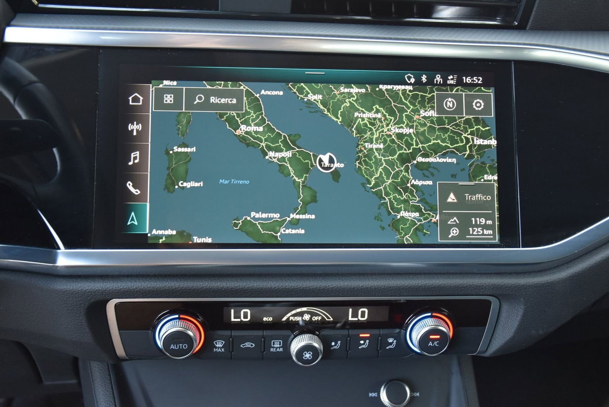Audi Q3 Sportback 45 TFSI e S tronic Business Plus (8)