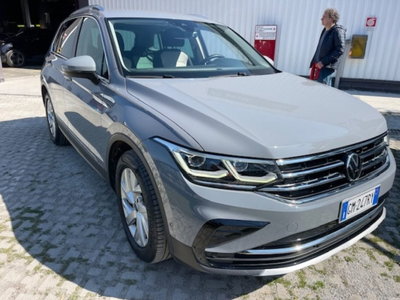 Volkswagen Tiguan 2.0 TDI 150 CV SCR DSG 4MOTION Elegance (2)